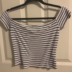 OFF SHOULDER CROP TOP!